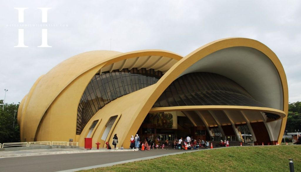 havesaddelwilltravel.com - Fasilitas dan Atraksi Unggulan TMII